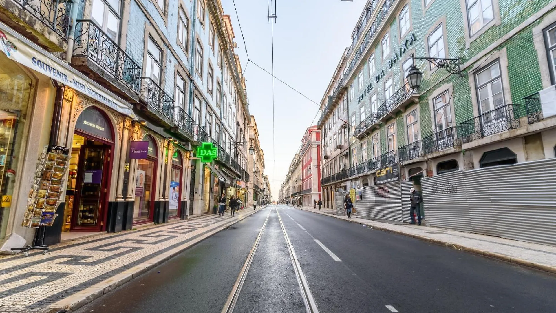 Whome City Chic Escape: Your Stylish Haven In Downtown Lisbon Apartment