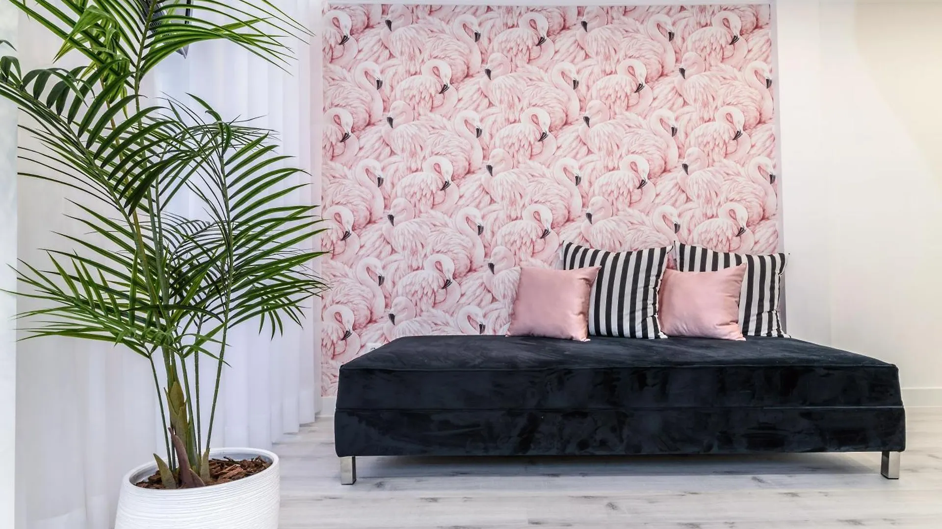 Whome City Chic Escape: Your Stylish Haven In Downtown Lisbon